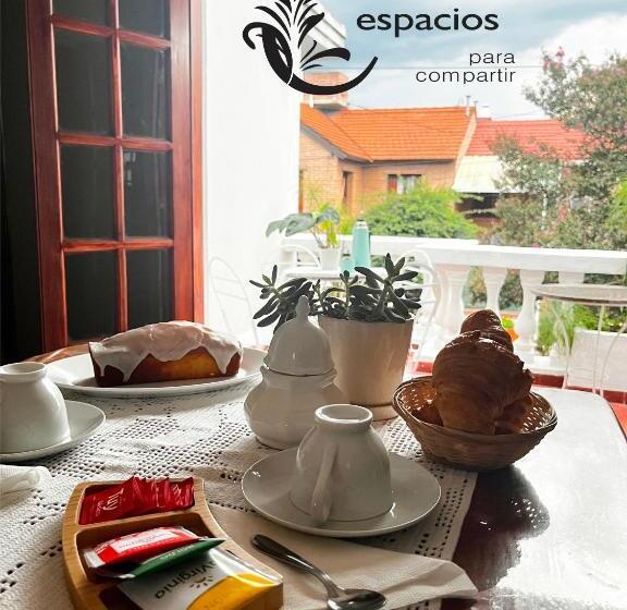 اتاق لوکس با بالکن, Calchaquíes Home Hostel