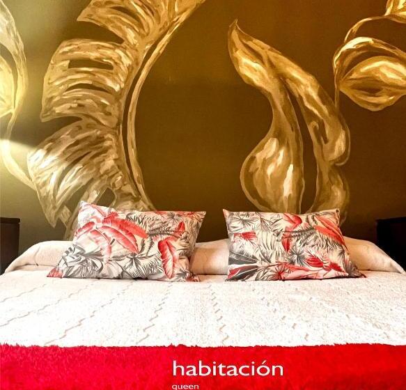 اتاق لوکس با بالکن, Calchaquíes Home Hostel