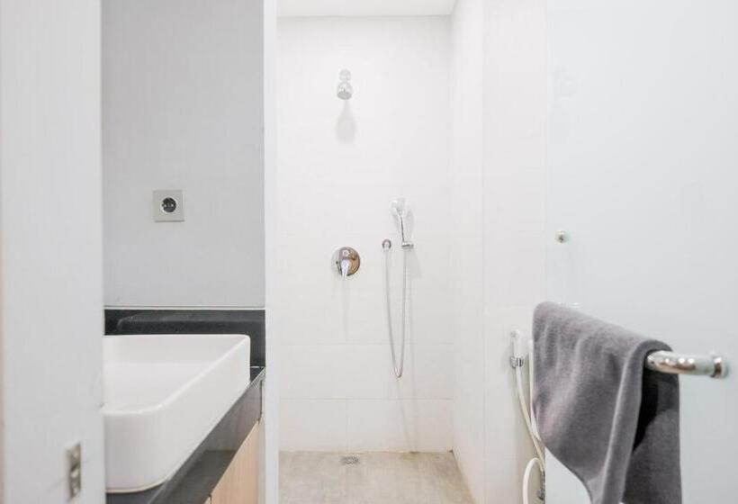 Номер Deluxe, Sans Hotel Puri Indah Jakarta