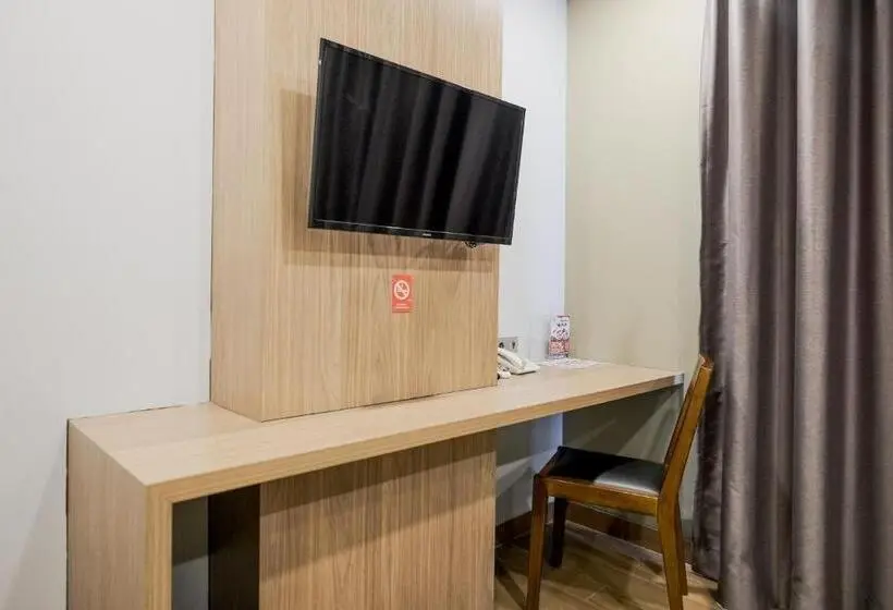 デラックスルーム, Sans Hotel Puri Indah Jakarta