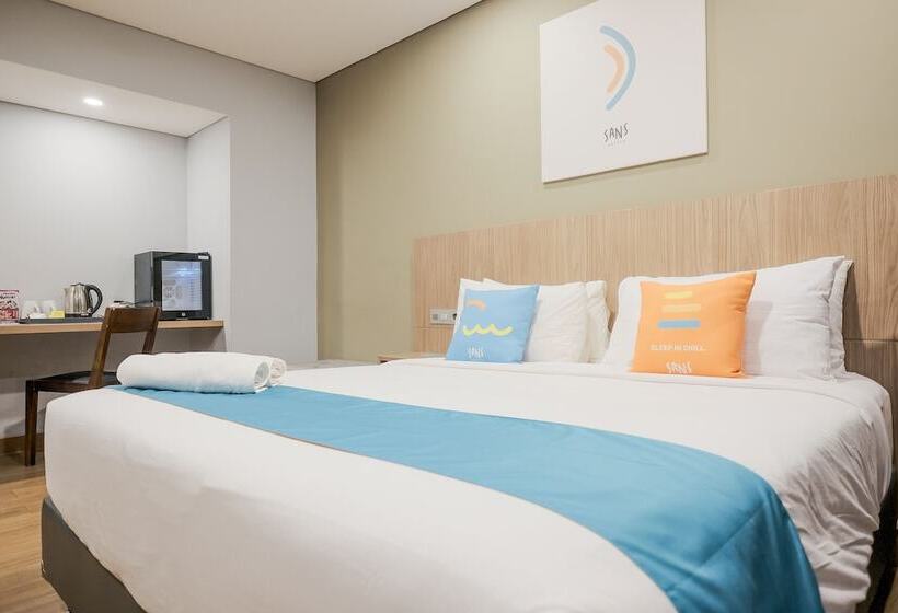 Номер Deluxe, Sans Hotel Puri Indah Jakarta