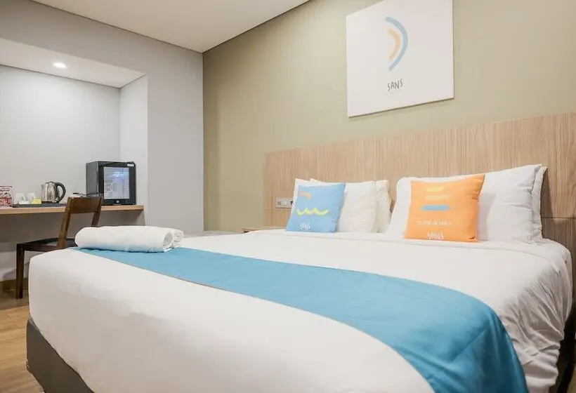 デラックスルーム, Sans Hotel Puri Indah Jakarta