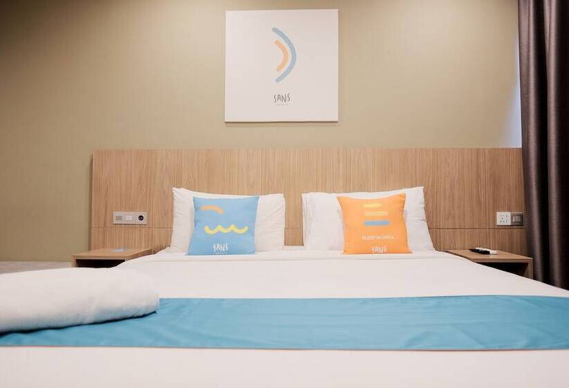 Номер Deluxe, Sans Hotel Puri Indah Jakarta