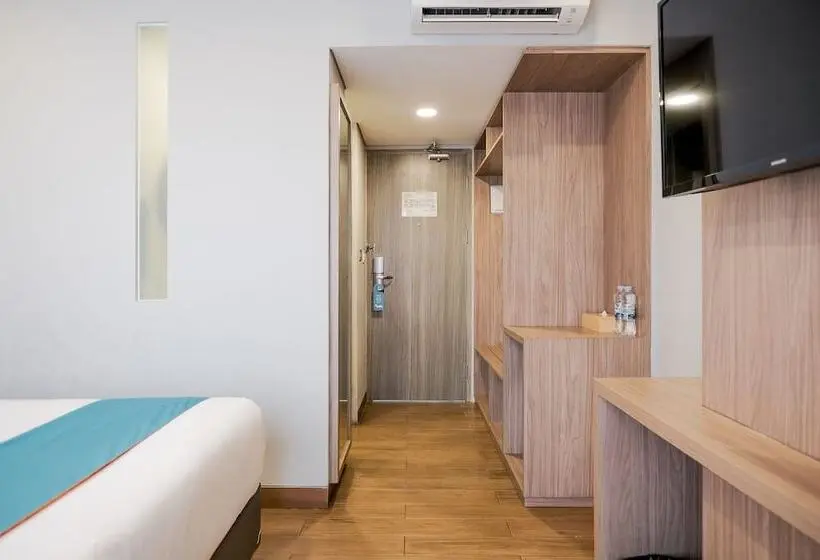 デラックスルーム, Sans Hotel Puri Indah Jakarta