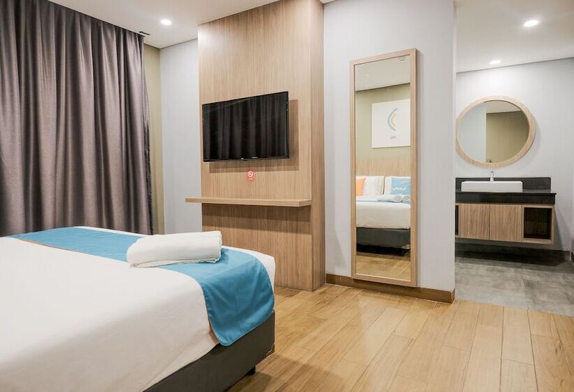 Люкс, Sans Hotel Puri Indah Jakarta