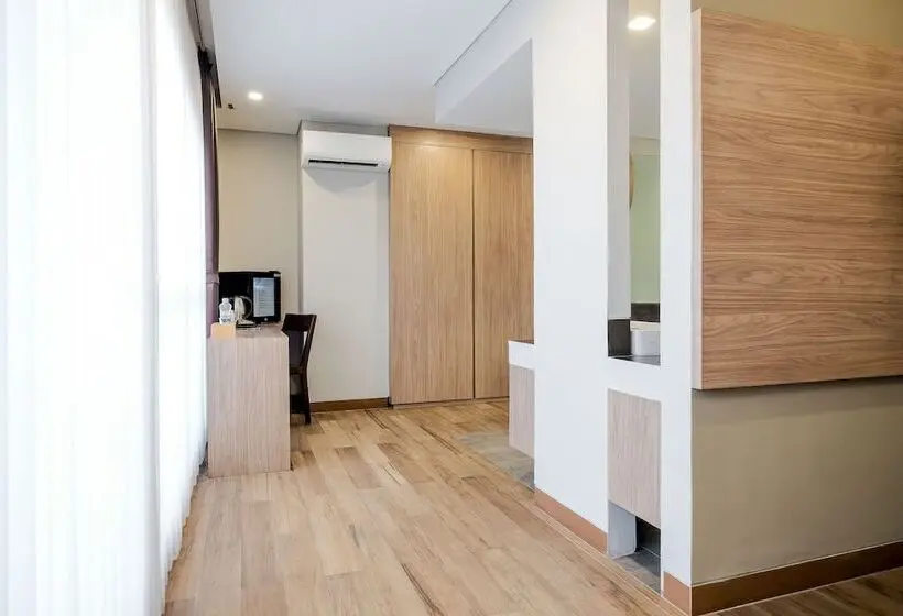 スイート, Sans Hotel Puri Indah Jakarta