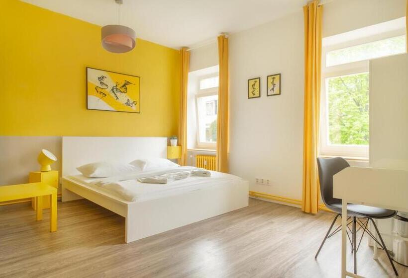 Номер Стандарт Четырехместный Совместный Санузел, Internesto Brno