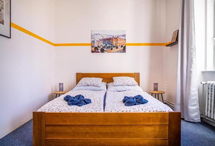 غرفة قياسية رباعية حمام مشترك, Internesto Brno