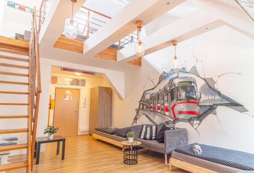 غرفة عائلية حمام مشترك, Internesto Brno