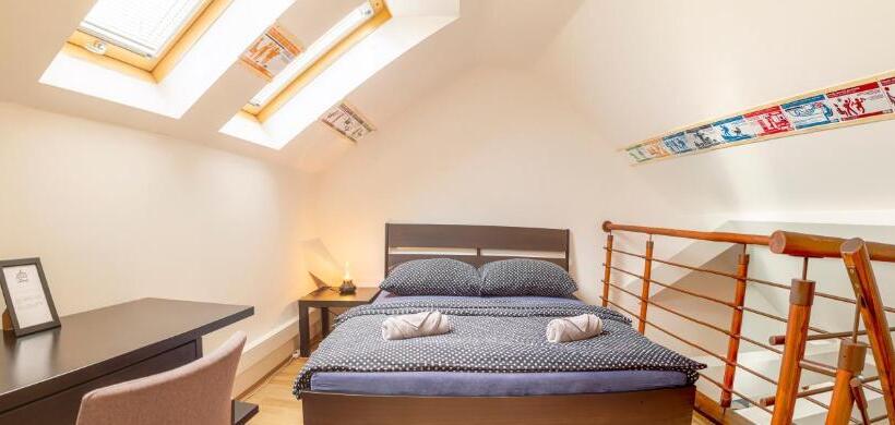 غرفة عائلية حمام مشترك, Internesto Brno