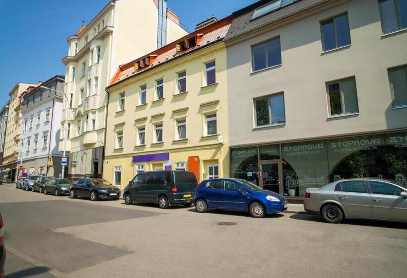 Апартаменты 1 Спальня, Internesto Brno