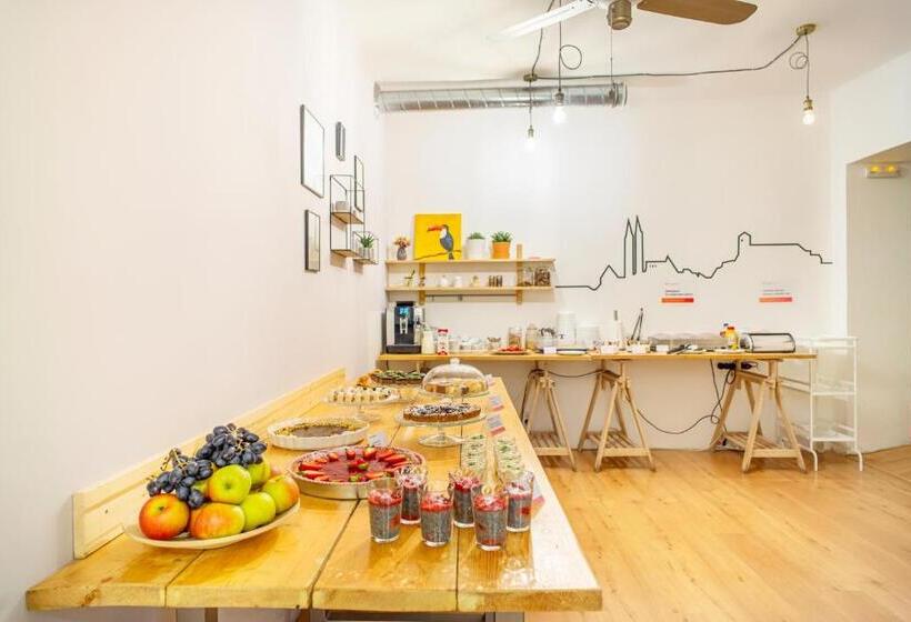 شقة غرفة واحدة, Internesto Brno