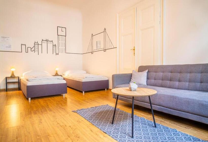 Апартаменты 1 Спальня с Террасой, Internesto Brno