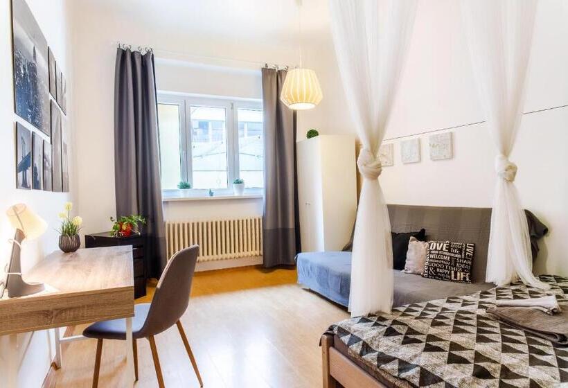 Апартаменты 1 Спальня с Террасой, Internesto Brno