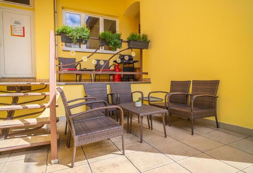 Апартаменты 1 Спальня с Террасой, Internesto Brno