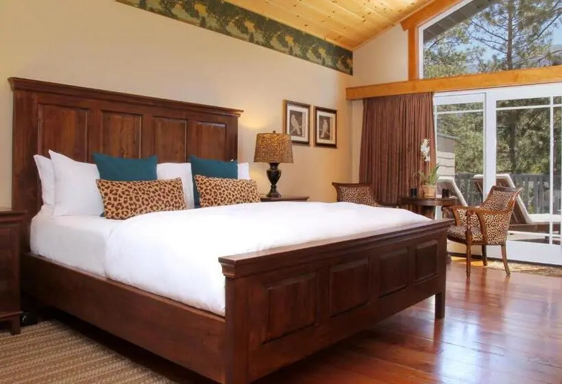 キングサイズベッドのスタンダードルーム, The Grand Idyllwild Lodge