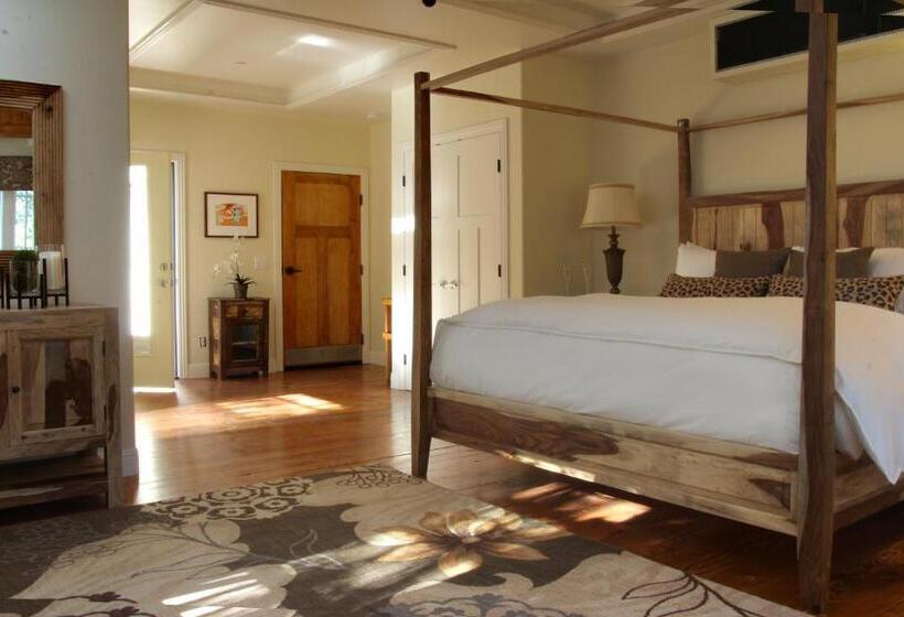 스탠다드 룸 킹사이즈 침대, The Grand Idyllwild Lodge