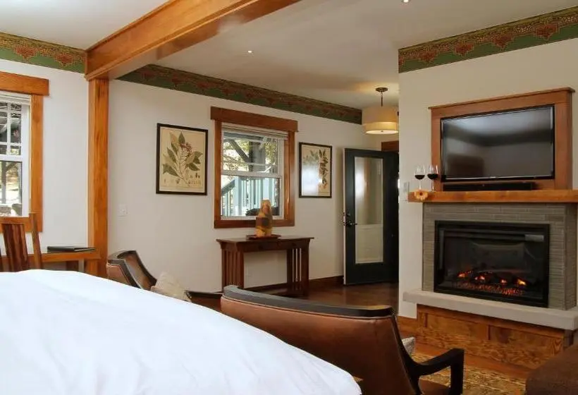 キングサイズベッドのデラックスルーム, The Grand Idyllwild Lodge