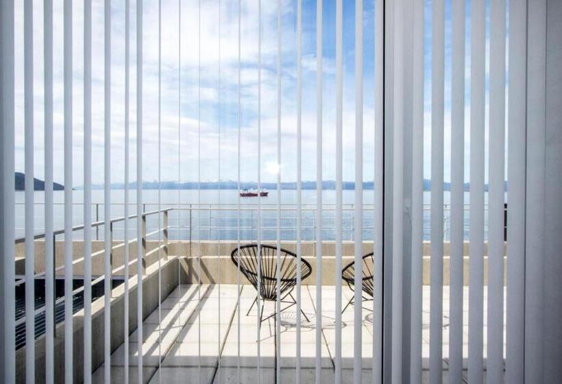 Deluxe Studio, De La Costa Apartamentos