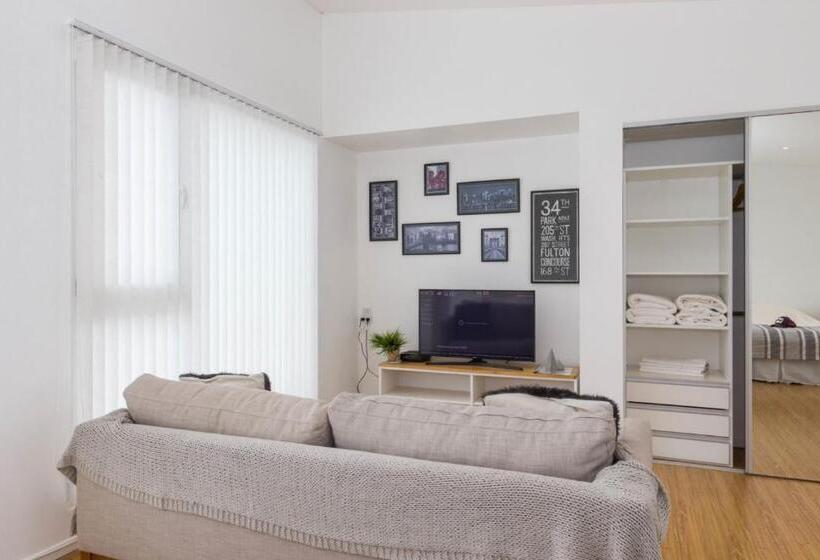 Deluxe Studio, De La Costa Apartamentos