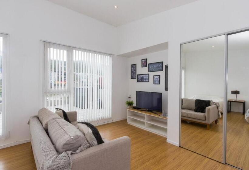 استودیوی لوکس, De La Costa Apartamentos