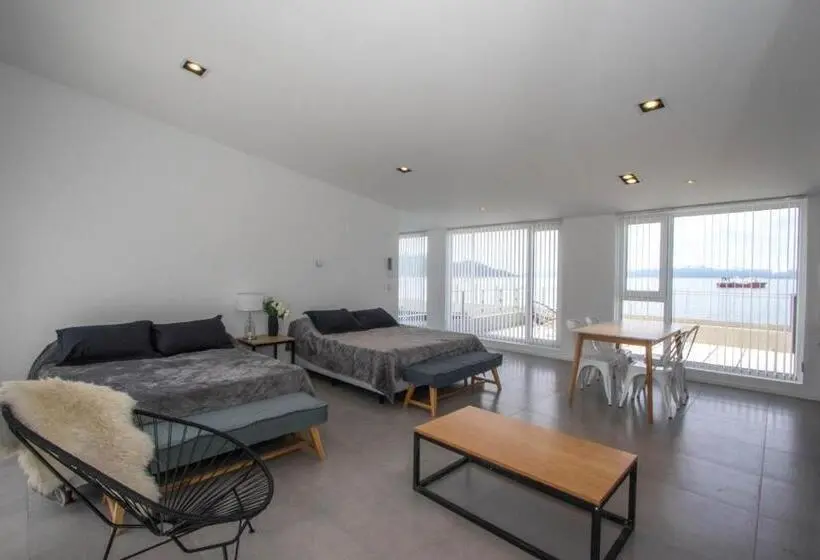 デラックススタジオ, De La Costa Apartamentos
