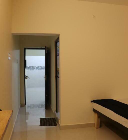 شقة غرفة واحدة, Grand Suites Srirangam