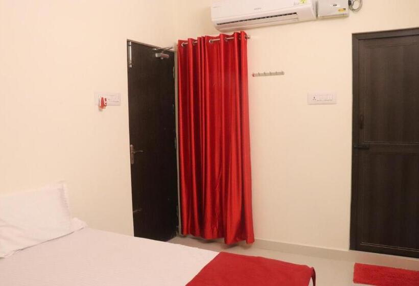 غرفة ديلوكس عائلية, Grand Suites Srirangam