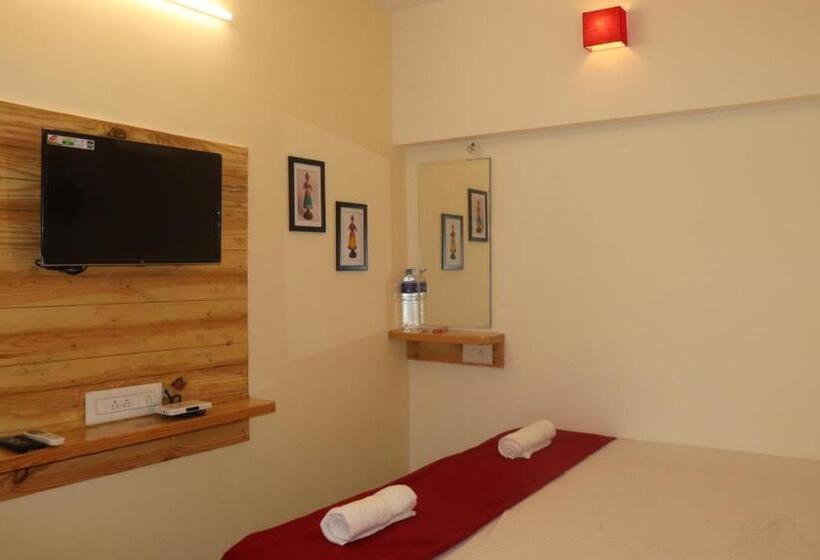 غرفة ديلوكس عائلية, Grand Suites Srirangam