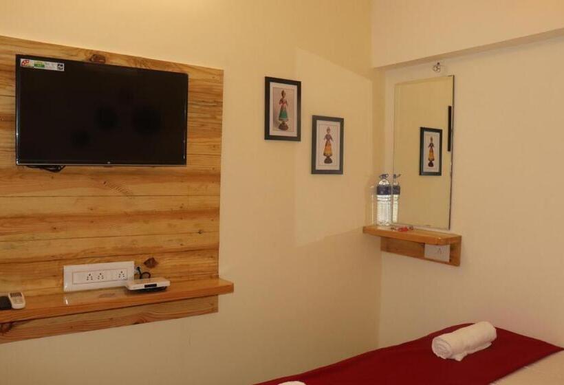 غرفة ديلوكس عائلية, Grand Suites Srirangam