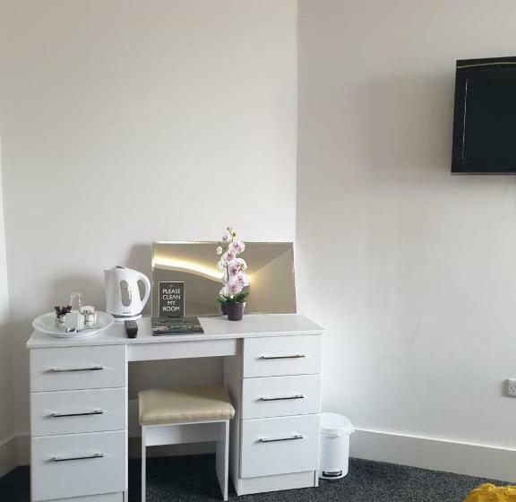 חדר דלוקס יחיד, The Savoy