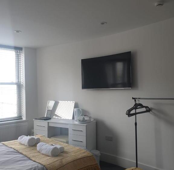 חדר סטנדרט, The Savoy