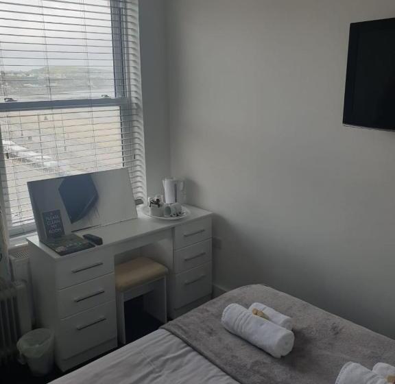 חדר סטנדרט, The Savoy