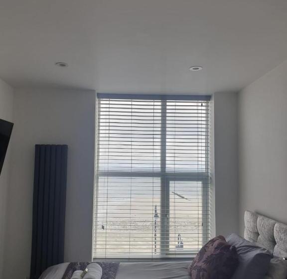 חדר סטנדרט נוף לים, The Savoy