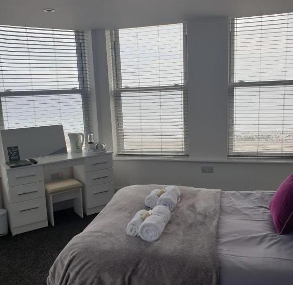 חדר דלוקס נוף לים, The Savoy