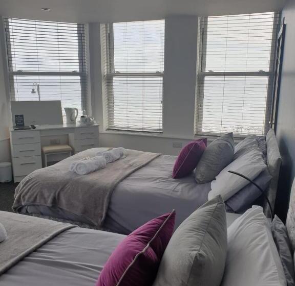 חדר דלוקס נוף לים, The Savoy