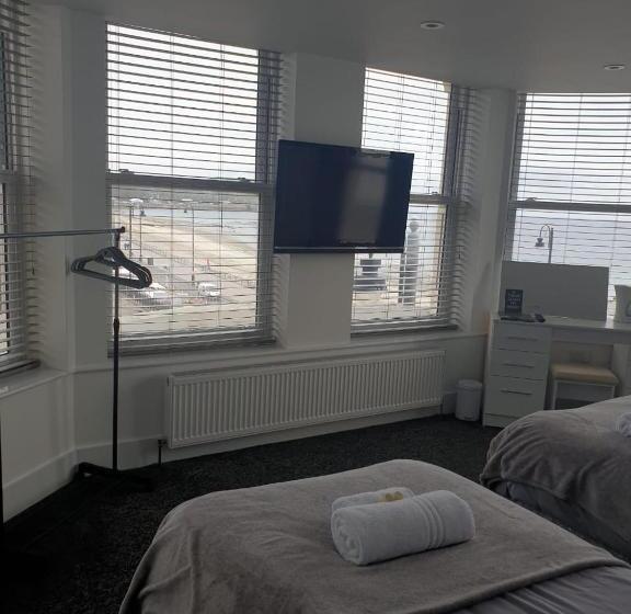 חדר סטנדרט, The Savoy