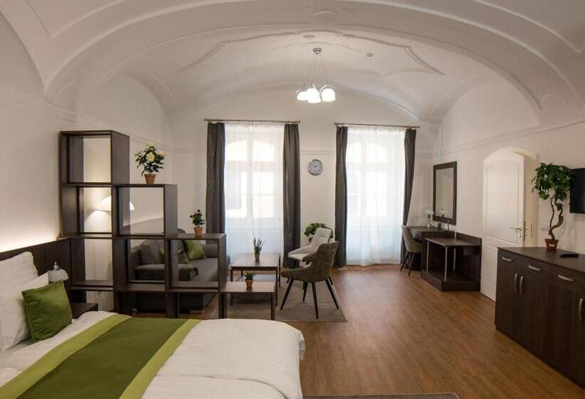 آپارتمان 1 خوابه همکف, Mecset Apartman