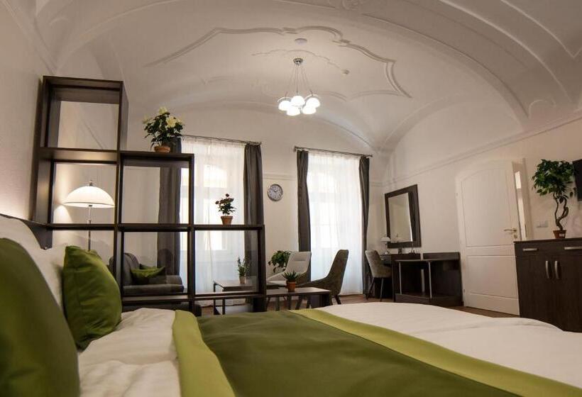 Апартаменты 1 Спальня Нижний Этаж, Mecset Apartman