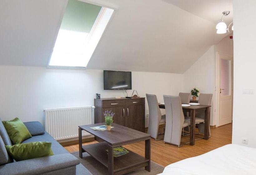 آپارتمان 1 خوابه, Mecset Apartman