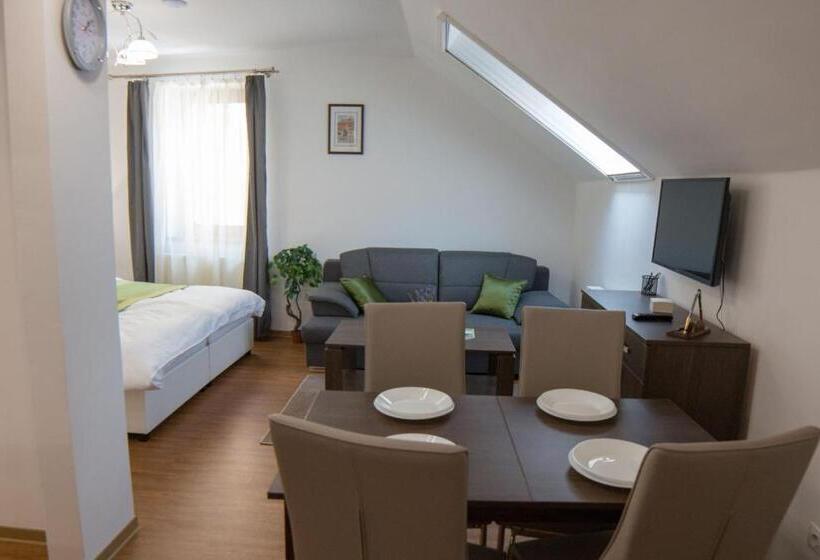 آپارتمان 1 خوابه, Mecset Apartman