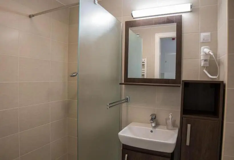آپارتمان 1 خوابه, Mecset Apartman