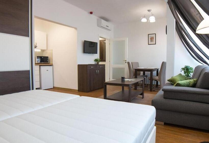 Студия Стандарт, Mecset Apartman