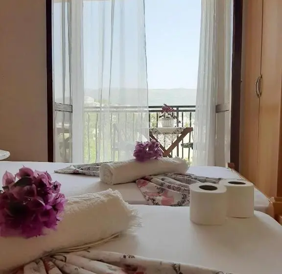 اتاق استاندارد با چشم‌انداز باغ, Guesthouse Dona