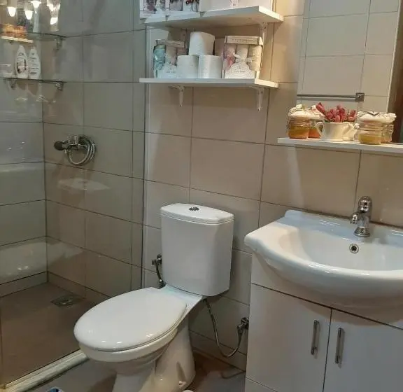 اتاق لوکس, Guesthouse Dona