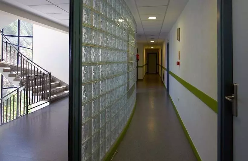 اتاق استاندارد چهارنفره با سرویس بهداشتی مشترک, Bilbao Hostel