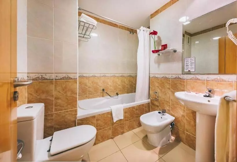 اتاق استاندارد با تراس, Grand Muthu Golf Plaza Hotel & Spa