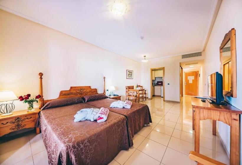 Chambre Standard avec Terrasse, Grand Muthu Golf Plaza Hotel & Spa