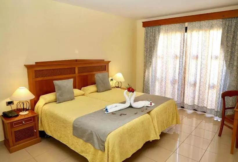 اتاق خانوادگی, Grand Muthu Golf Plaza Hotel & Spa