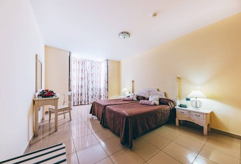 Полулюкс, Grand Muthu Golf Plaza Hotel & Spa